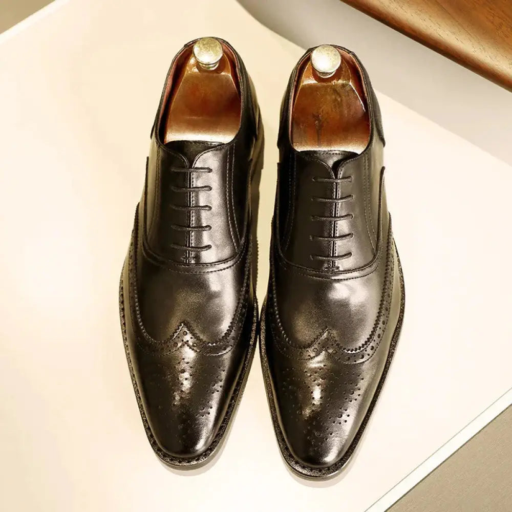 Men’s black leather brogue oxford shoes with polished finish decorative perforations and durable rubber sole