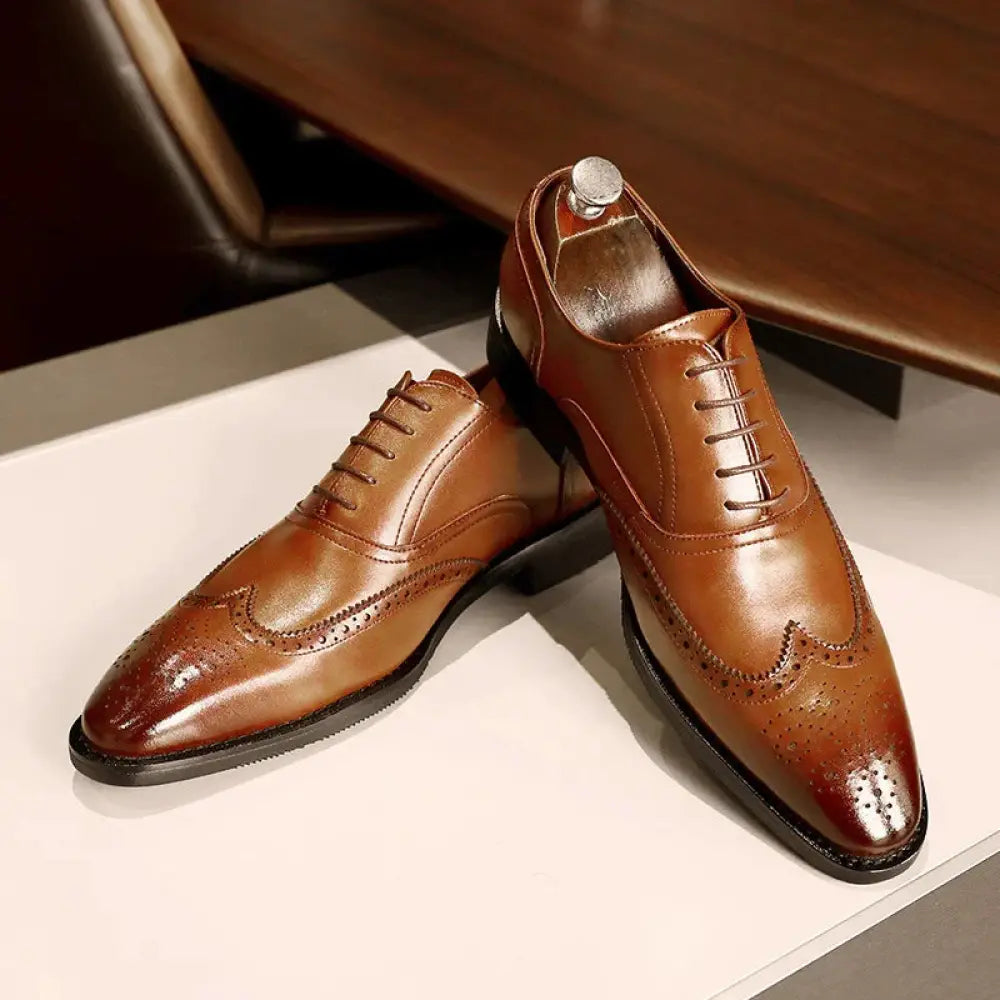 Men’s brown leather brogue oxford shoes with polished finish decorative perforations and durable rubber sole