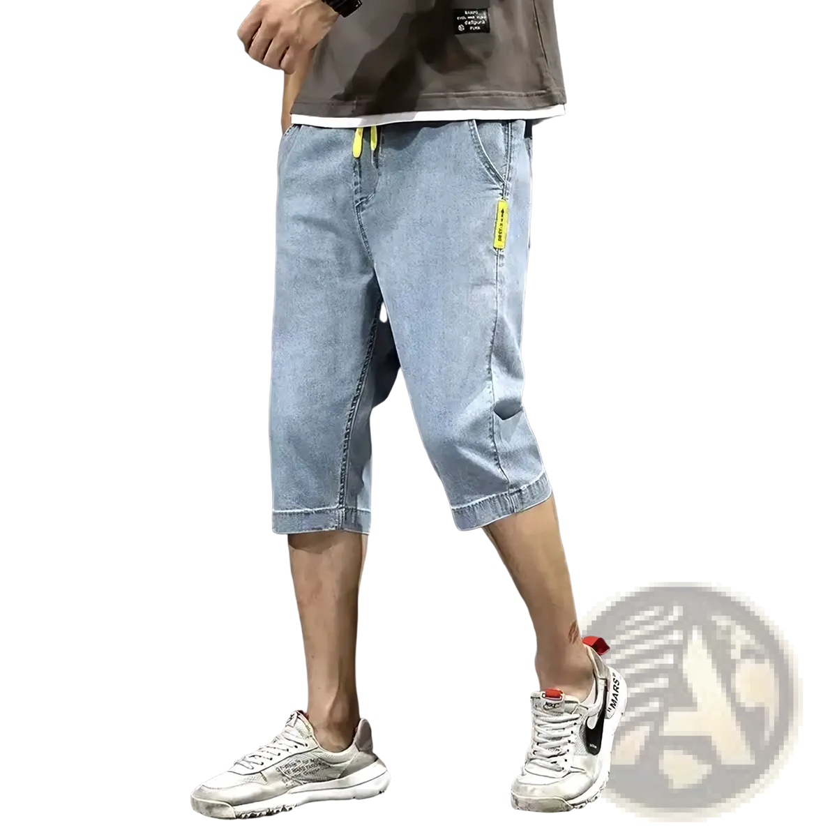 Men’s loose light-wash denim shorts with bright yellow drawstrings for summer casual workwear