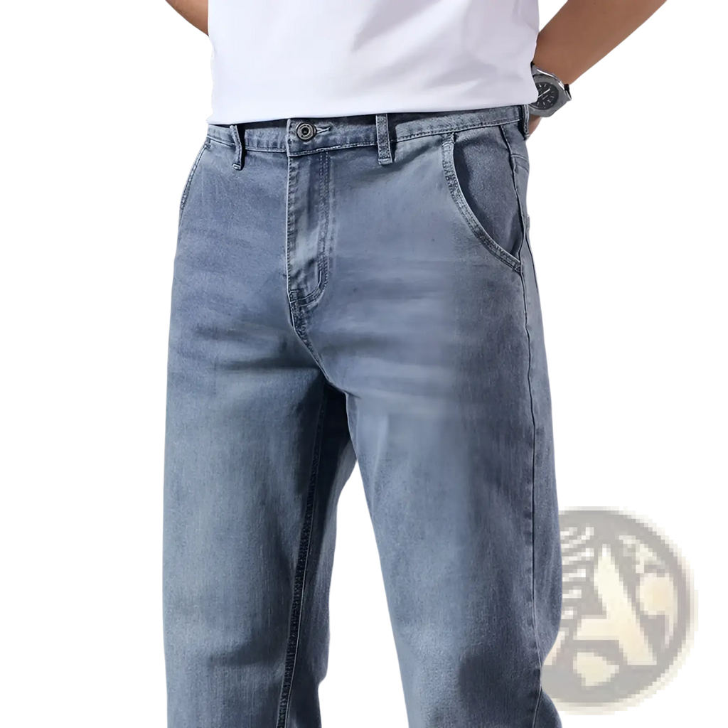 Men’s loose straight leg retro washed light-wash denim jeans with relaxed fit and classic five-pocket design