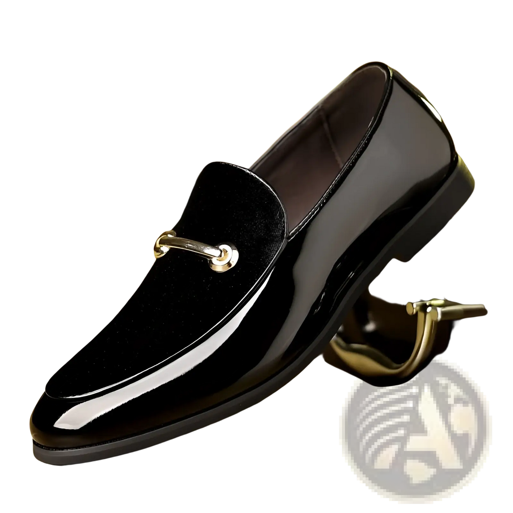 Men’s plus size black patent leather pointed toe British business loafer with velvet toe medallion and gold horsebit detail