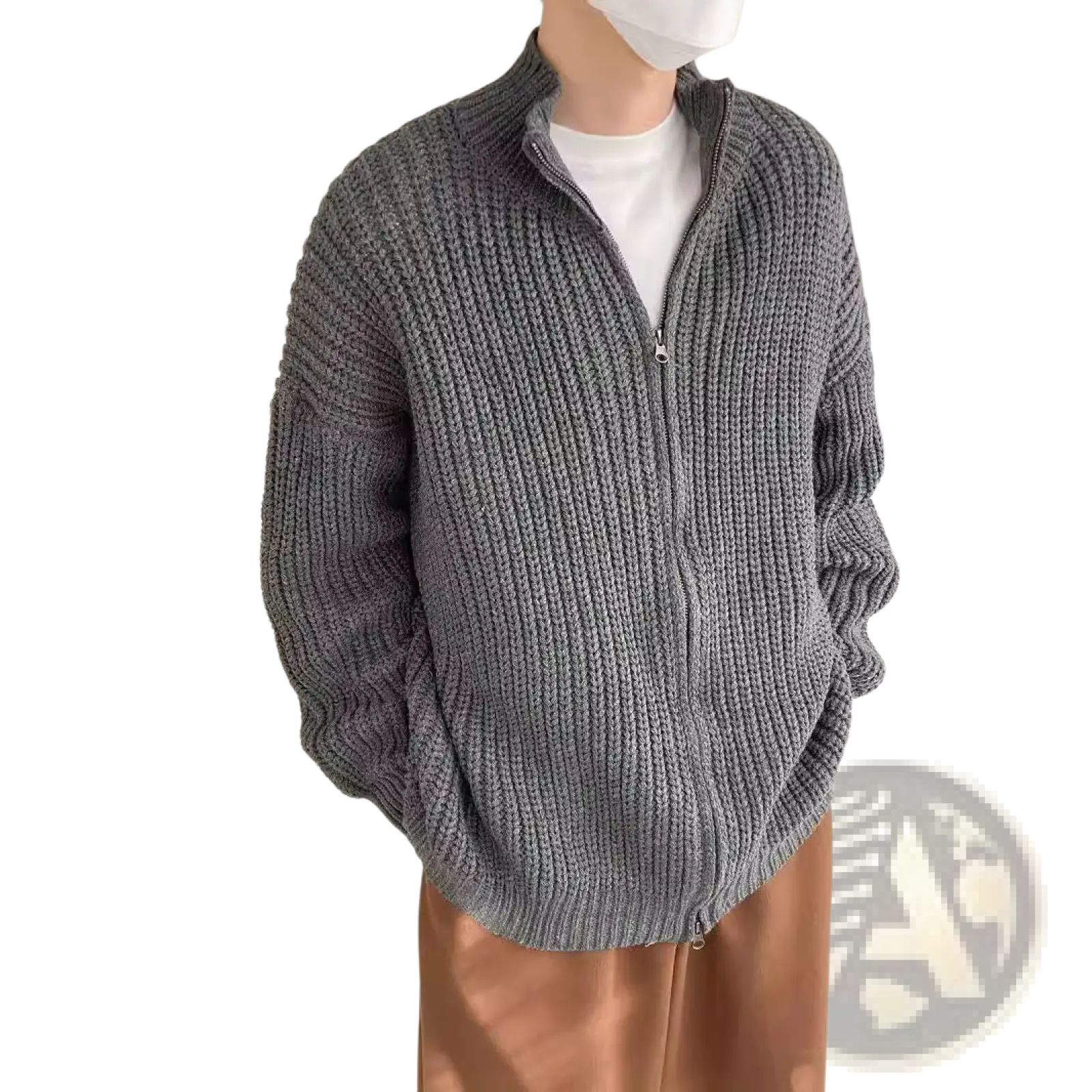 Men’s gray ribbed knit zip-up sweater cardigan made of soft knit material for casual and comfortable wear