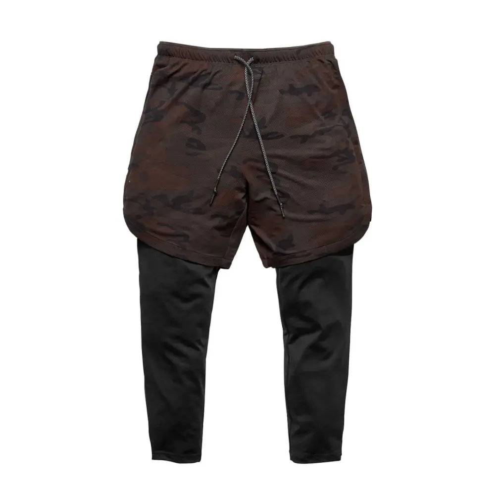 Men’s camouflage quick dry 2-in-1 training shorts in dark brown with elastic waistband and black leggings layer underneath