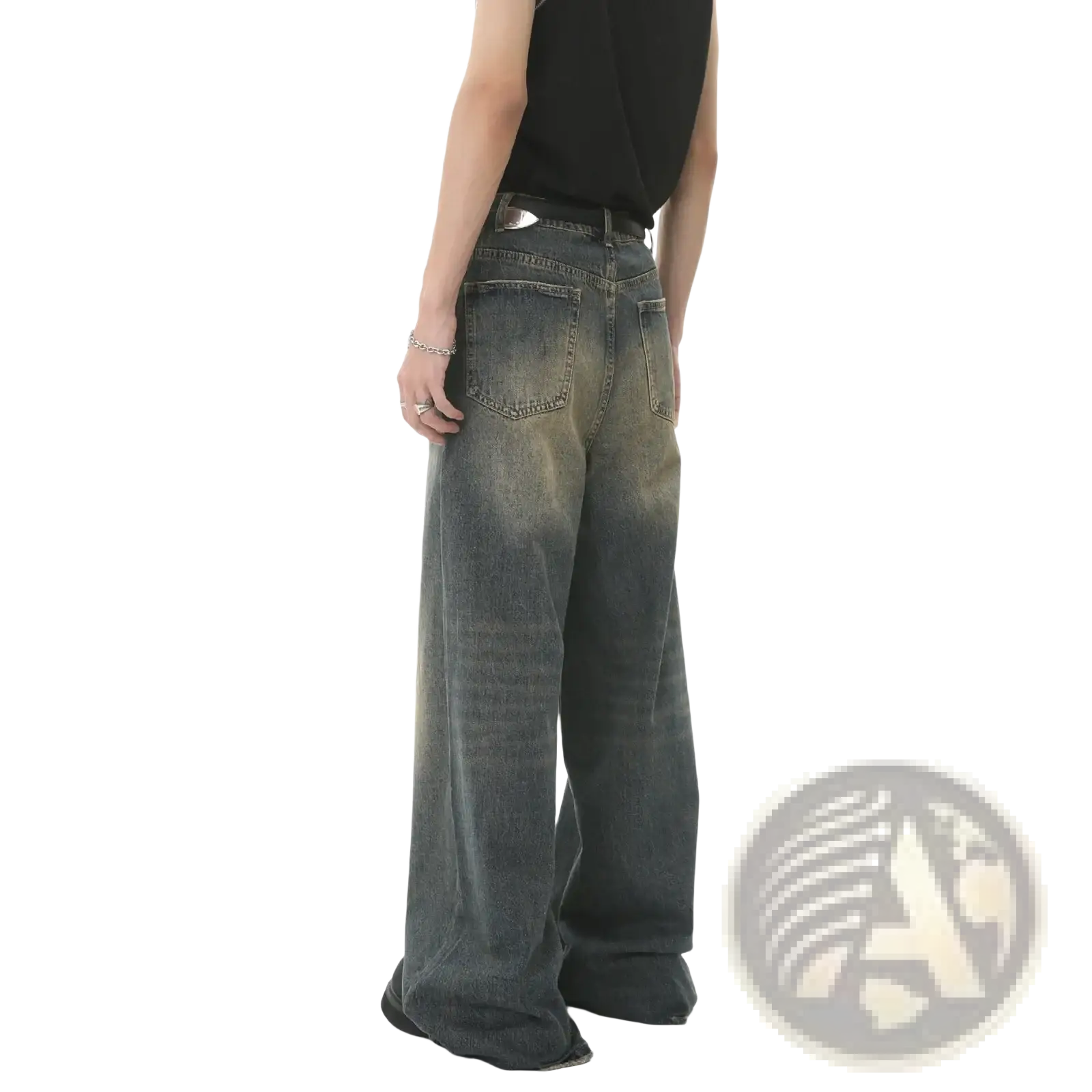 Men’s vintage wide leg baggy denim jeans in dark wash with faded and distressed details made of denim material