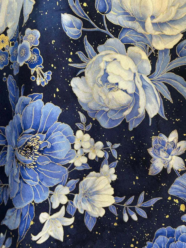 Metallic floral navy 1950s vintage cotton dress large with deep navy fabric featuring intricate blue white flowers and gold speckles