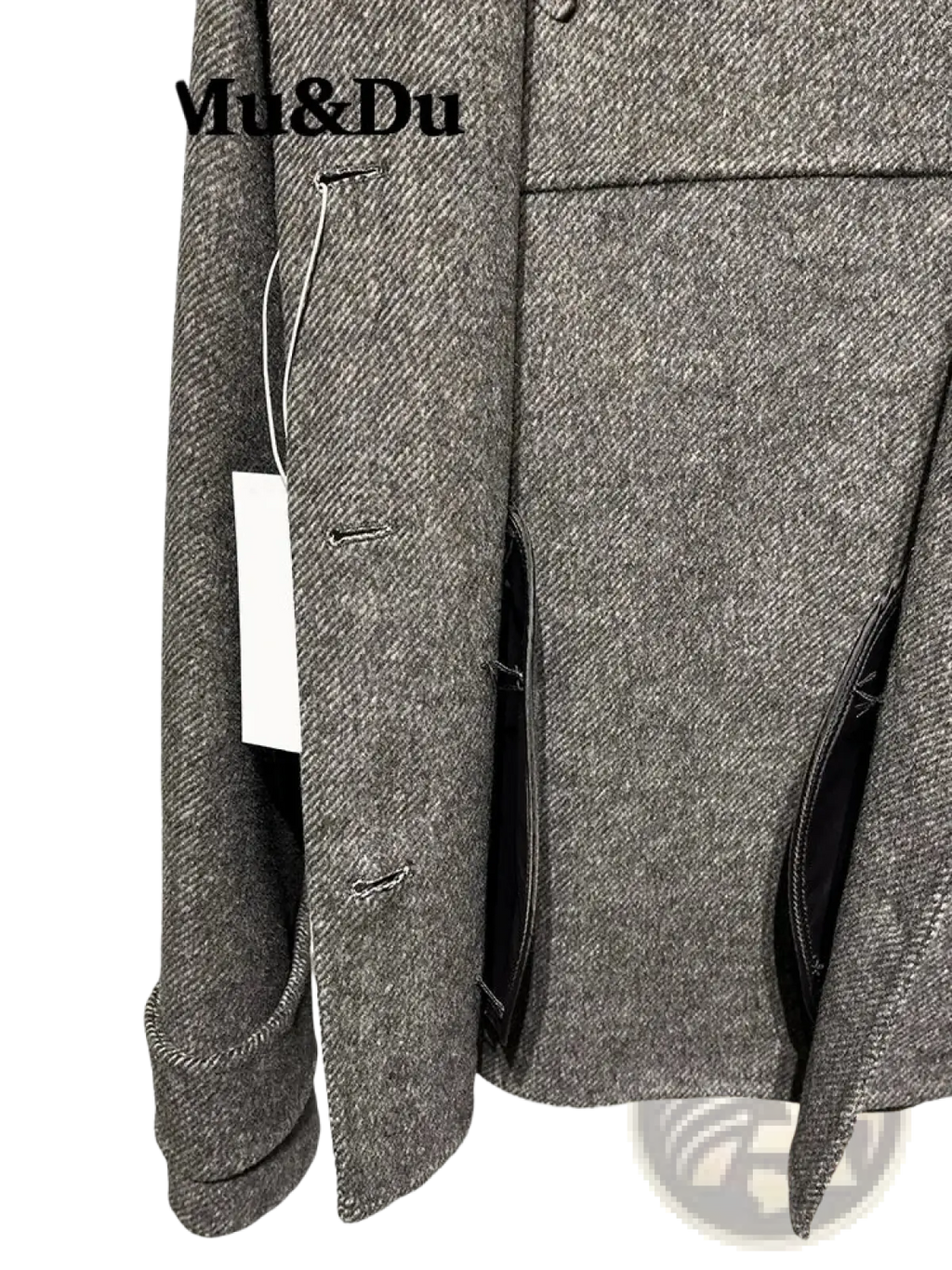Mu&du gray herringbone wool coat with textured fabric and black zipper accents for stylish outerwear