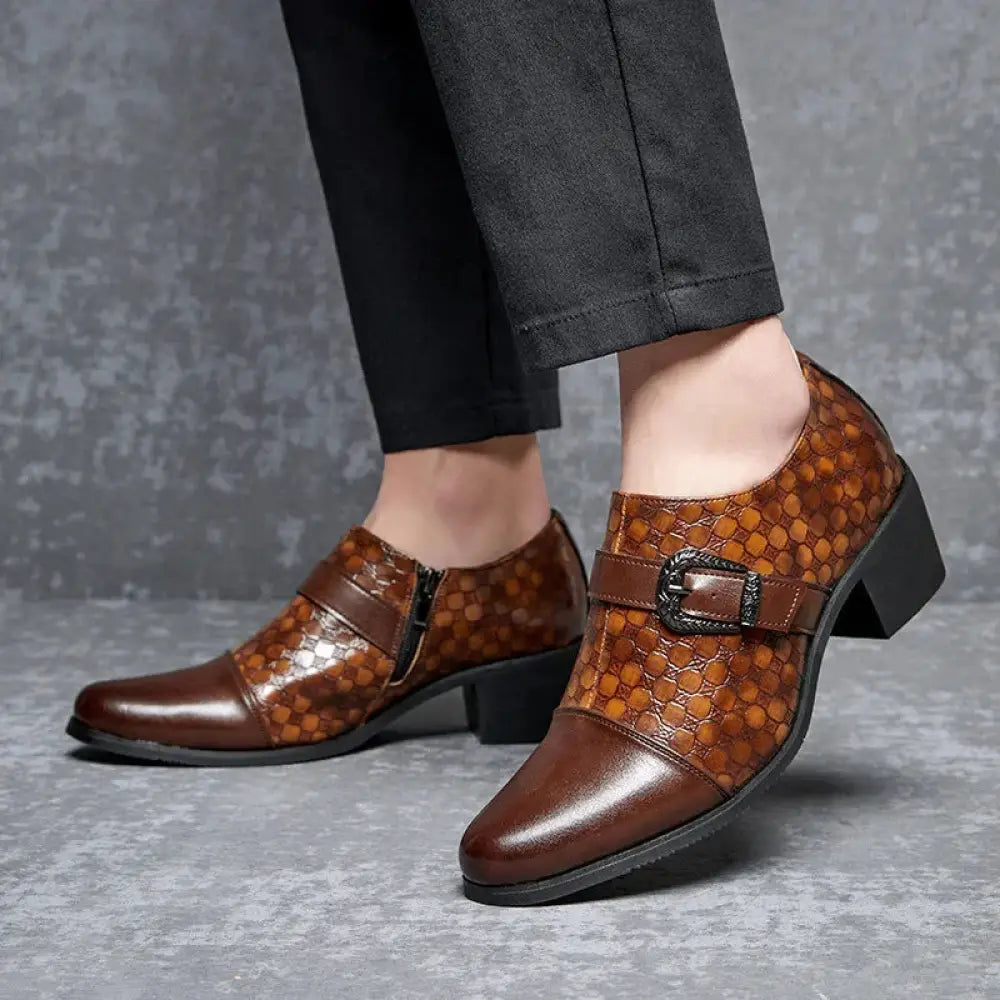 Men’s brown leather oxford shoes with a woven pattern and black buckle designed with a crocodile pattern