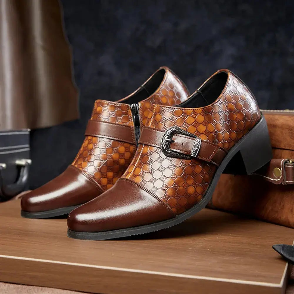 Brown leather men’s dress shoes with crocodile pattern upper and polished toe cap for formal wear
