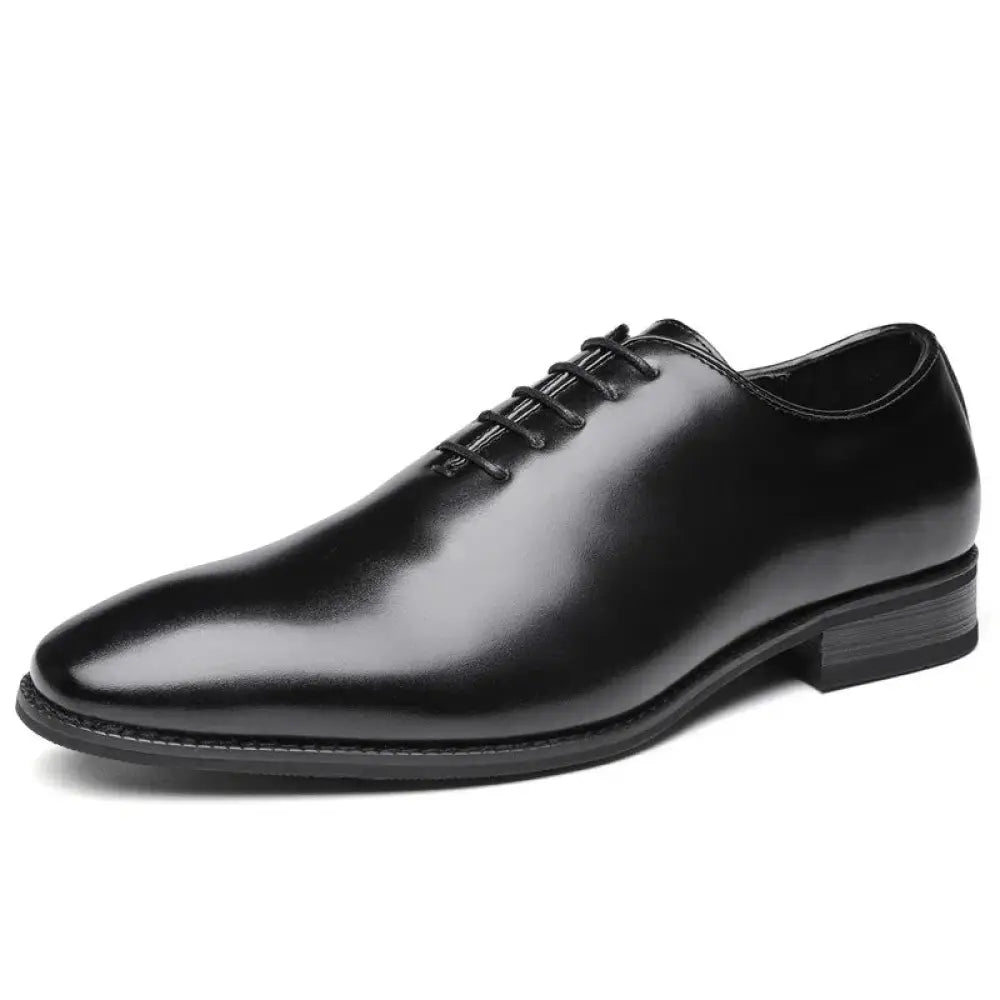 Hand-polished black leather business oxford shoe with a polished finish and classic lace-up design