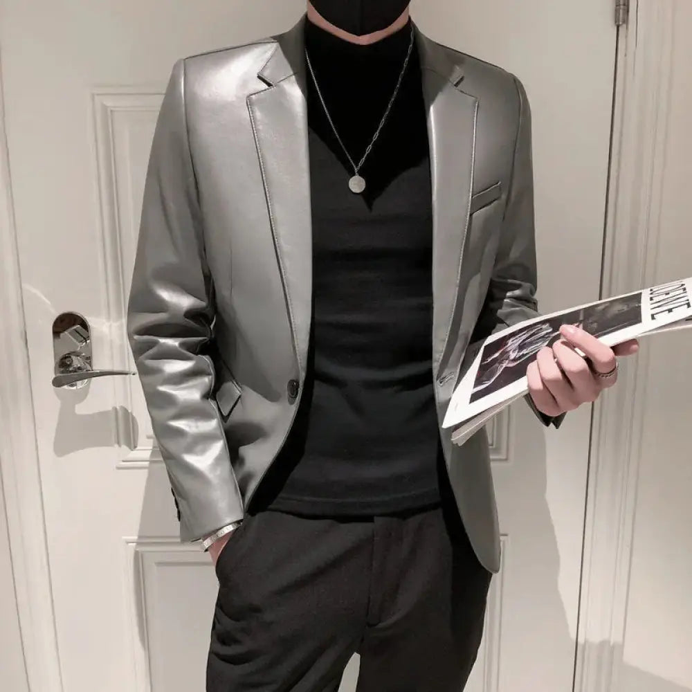 Men’s slim fit korean polo collar pu leather jacket in shiny silver faux leather with a sleek modern design