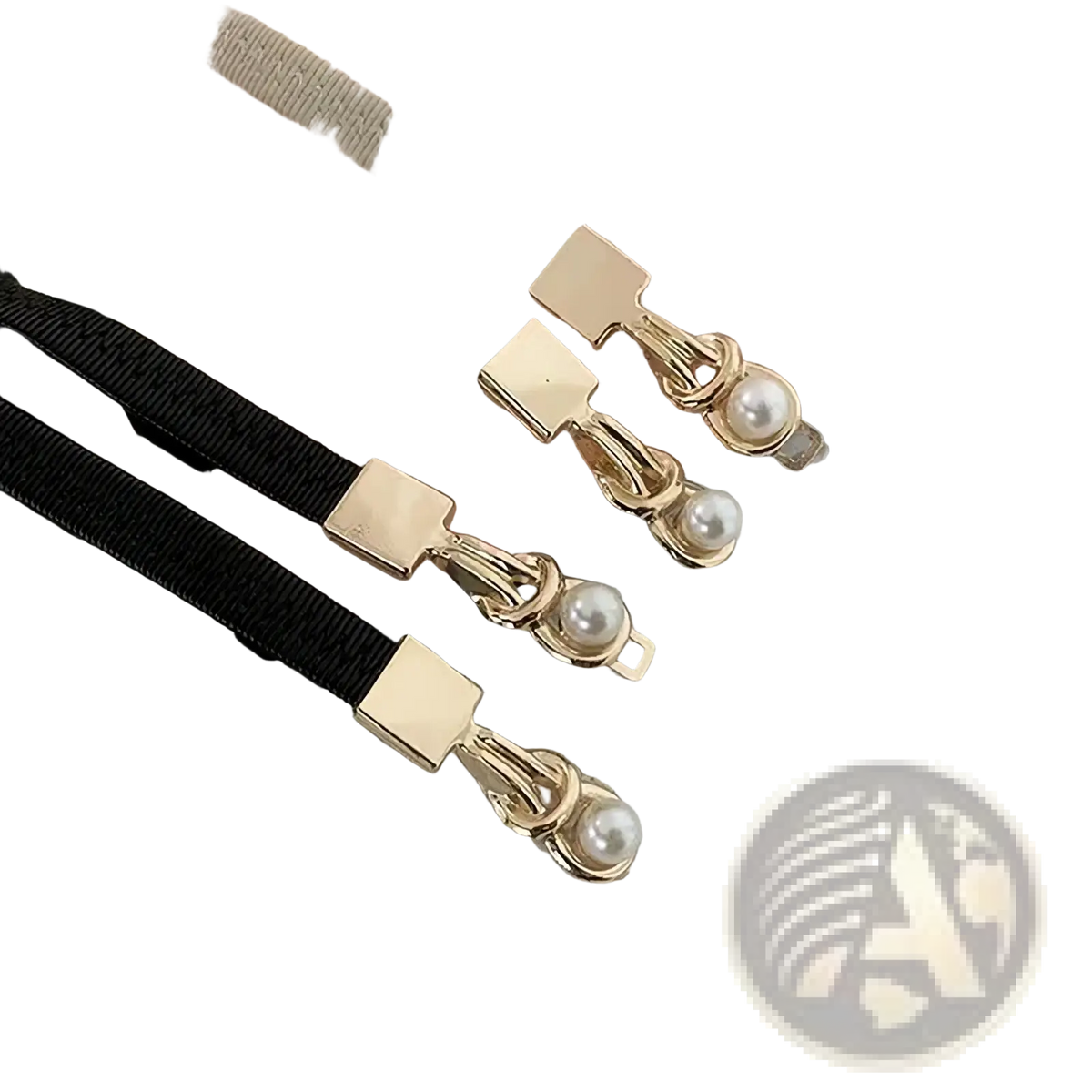 Gold-toned pearl-accented elastic strap clips on a pearl buckle thin waist belt for women with a modern design