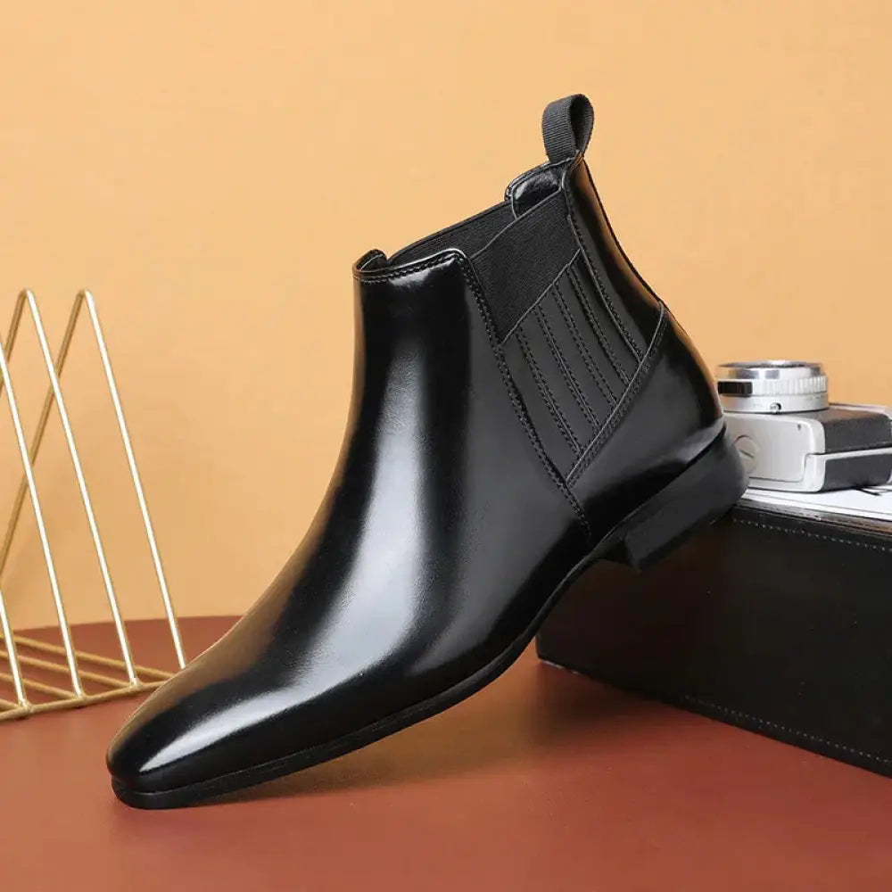 Men’s formal black patent leather chelsea boots with pointed toe and elastic side panels