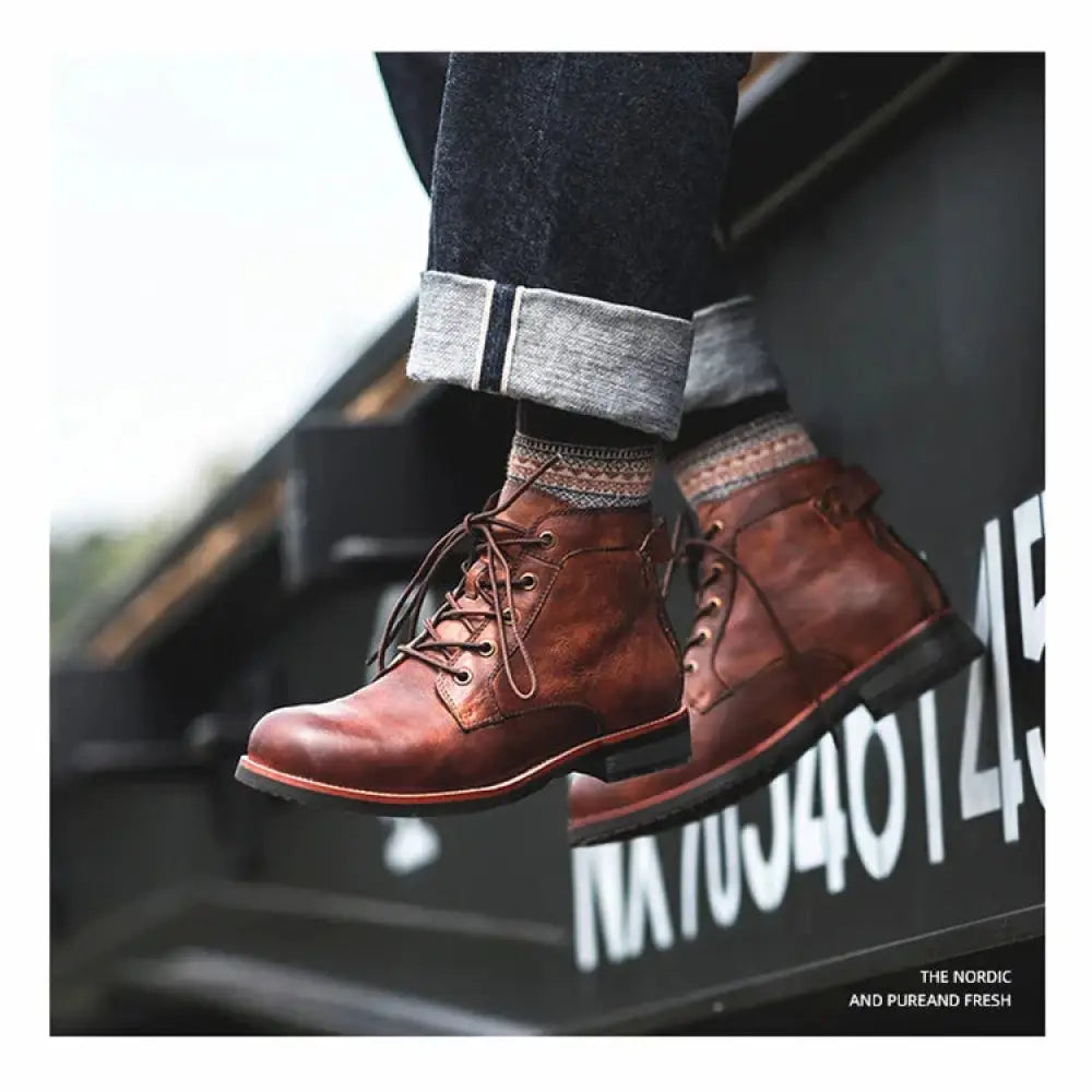 Men’s retro leather lace-up ankle boots in brown leather with a rugged vintage-inspired design