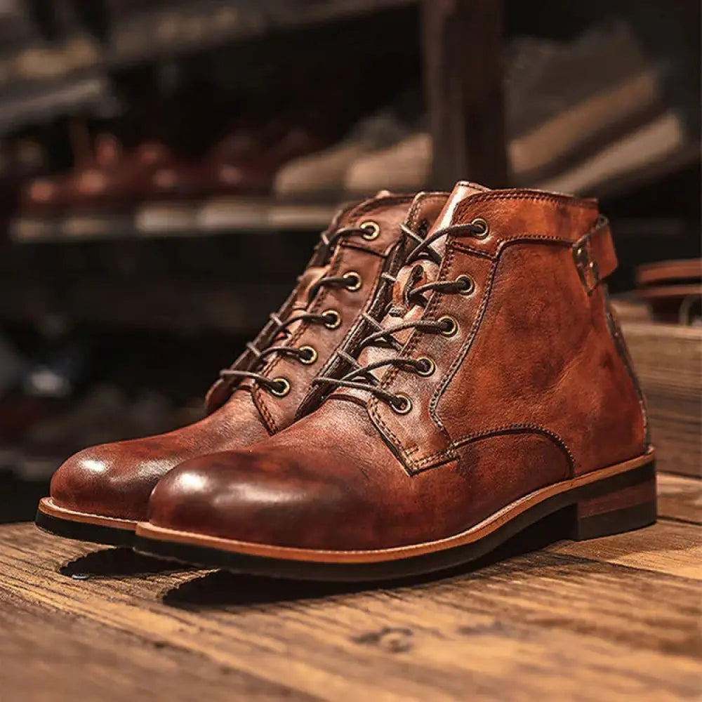 Men’s retro leather lace-up ankle boots in brown with dark laces and a sturdy sole designed for durability and style