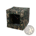 Camouflage-patterned fabric slingshot target box 40cm with dark interior and red pendant hanging inside