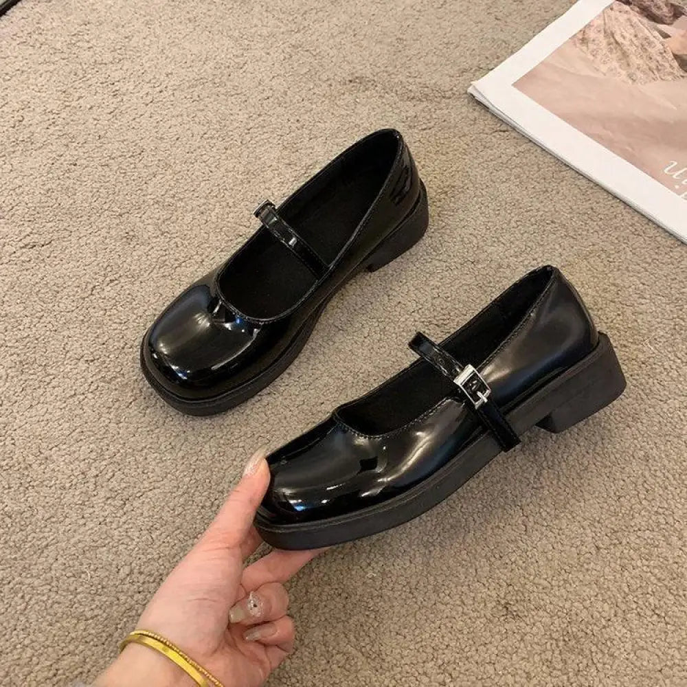 Women’s French vintage leather black patent mary jane flats with square toe chunky heel and silver buckle