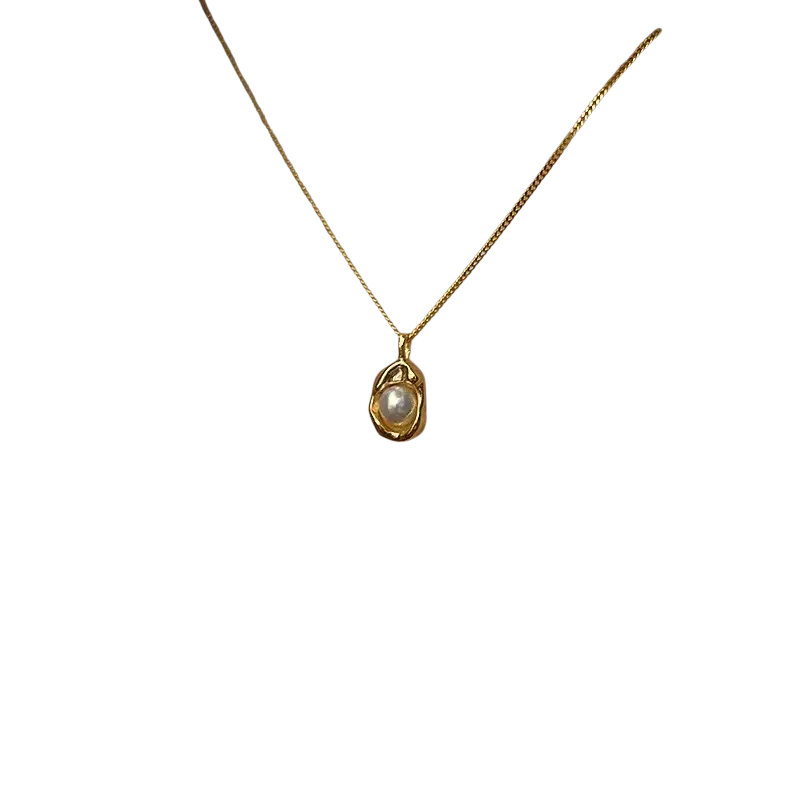 Delicate stainless steel pearl pendant necklace for women girls with a lustrous pearl in a handcrafted gold setting