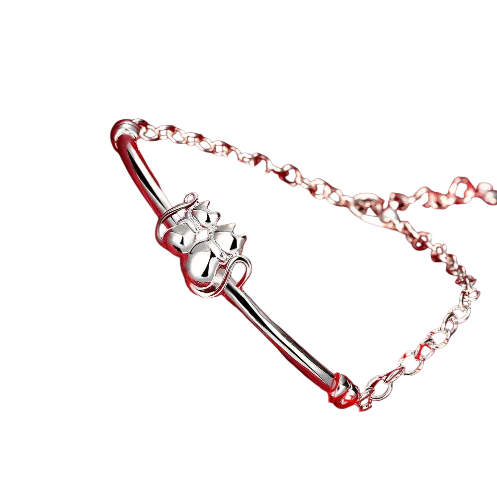 Sterling silver cat couple charm bracelet with intertwined mouse charms and elegant 925 sterling silver chain design