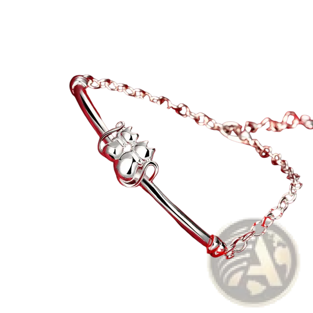 Sterling silver cat couple charm bracelet with intertwined mouse charms and elegant 925 sterling silver chain design