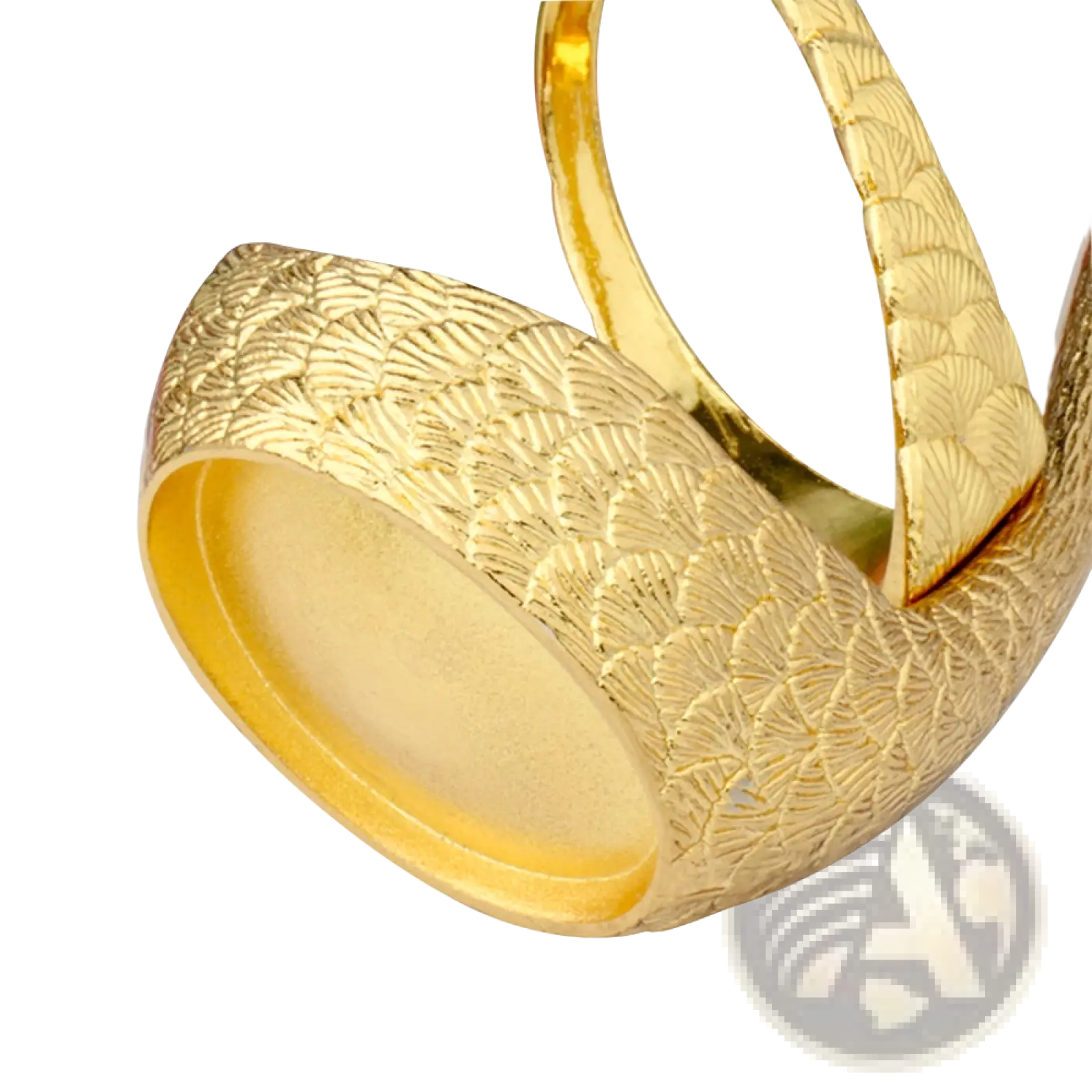 Gold-colored ring with a textured scale-like pattern as part of the swan cutlery set gold dessert spoons and forks