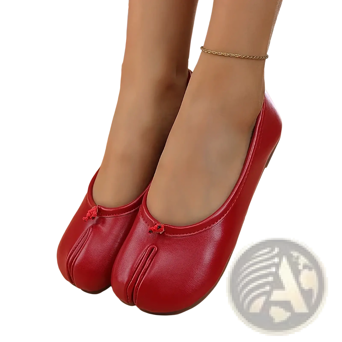 Tabi leather flat shoes in red leather featuring a traditional design with distinctive toe detail and small red tassels