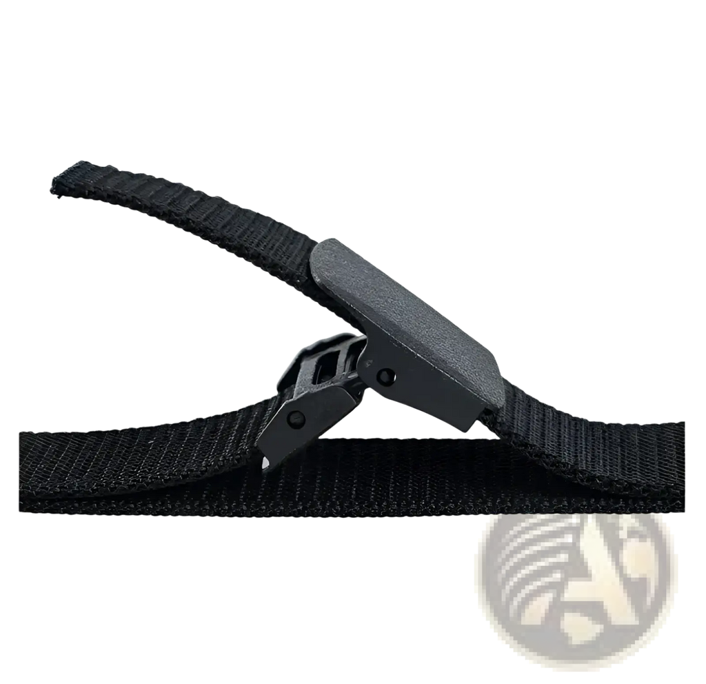 Tactical nylon belt for men in black with a matte black plastic buckle suitable for outdoor use