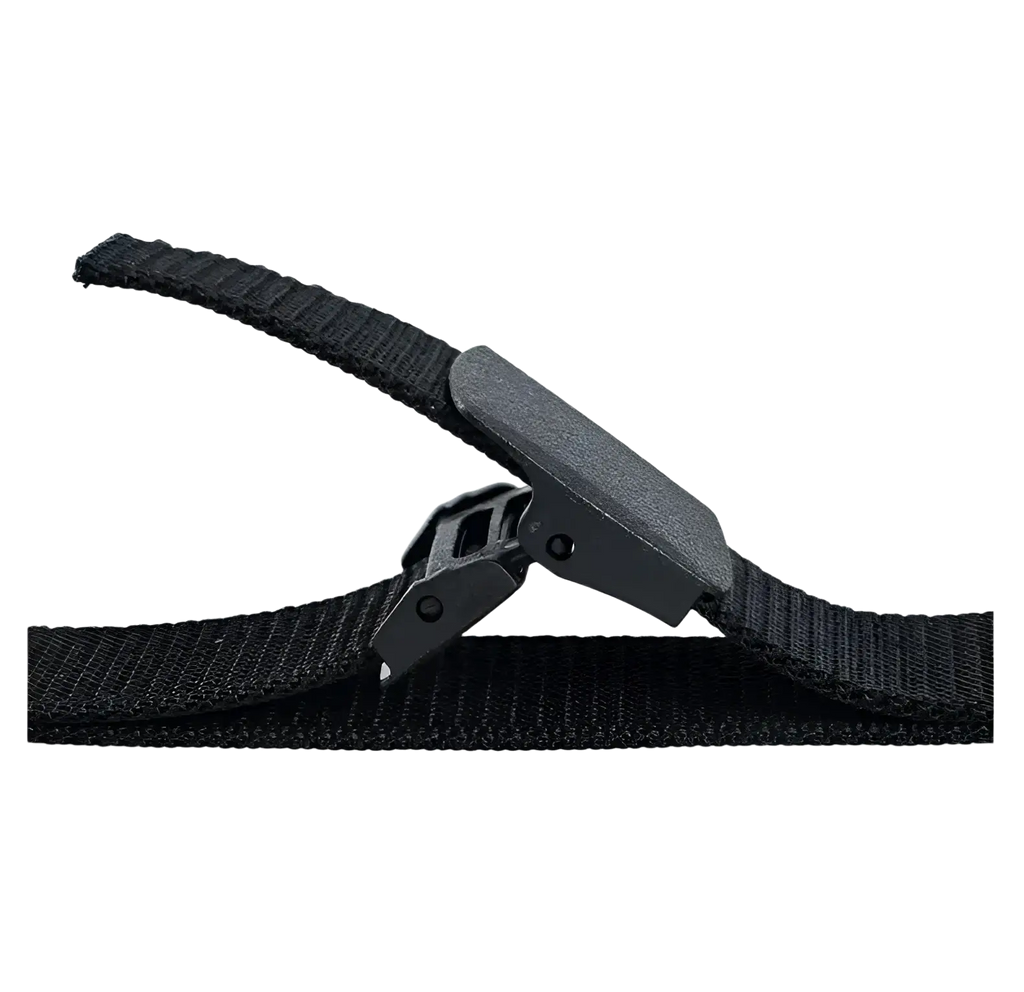 Tactical nylon belt for men in black with a matte black plastic buckle suitable for outdoor use
