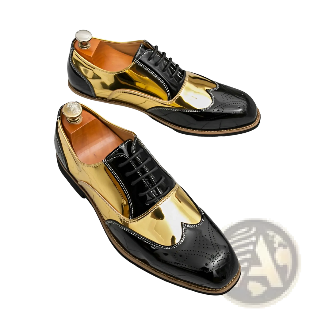 Two-tone men’s patent leather brogue oxford shoes in black and gold with a glossy finish