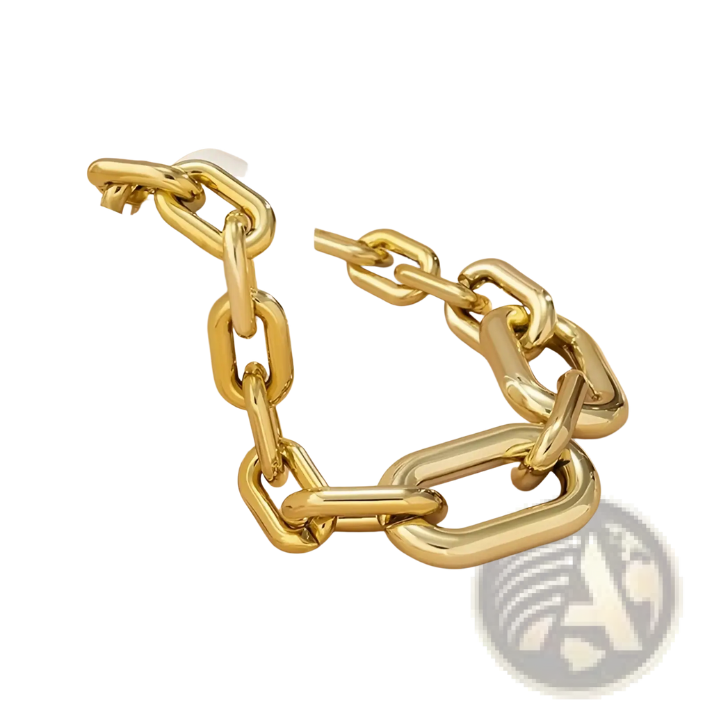 Vintage gold chunky link chain choker necklace featuring a gold-toned chunky link chain bracelet with polished finish