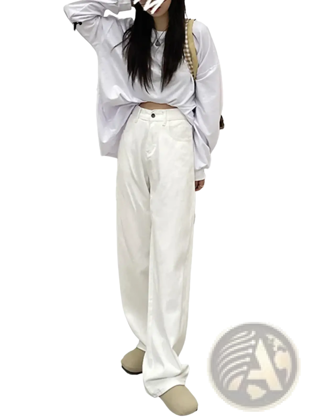 White high waist wide leg jeans with a relaxed straight-cut silhouette and classic five-pocket design