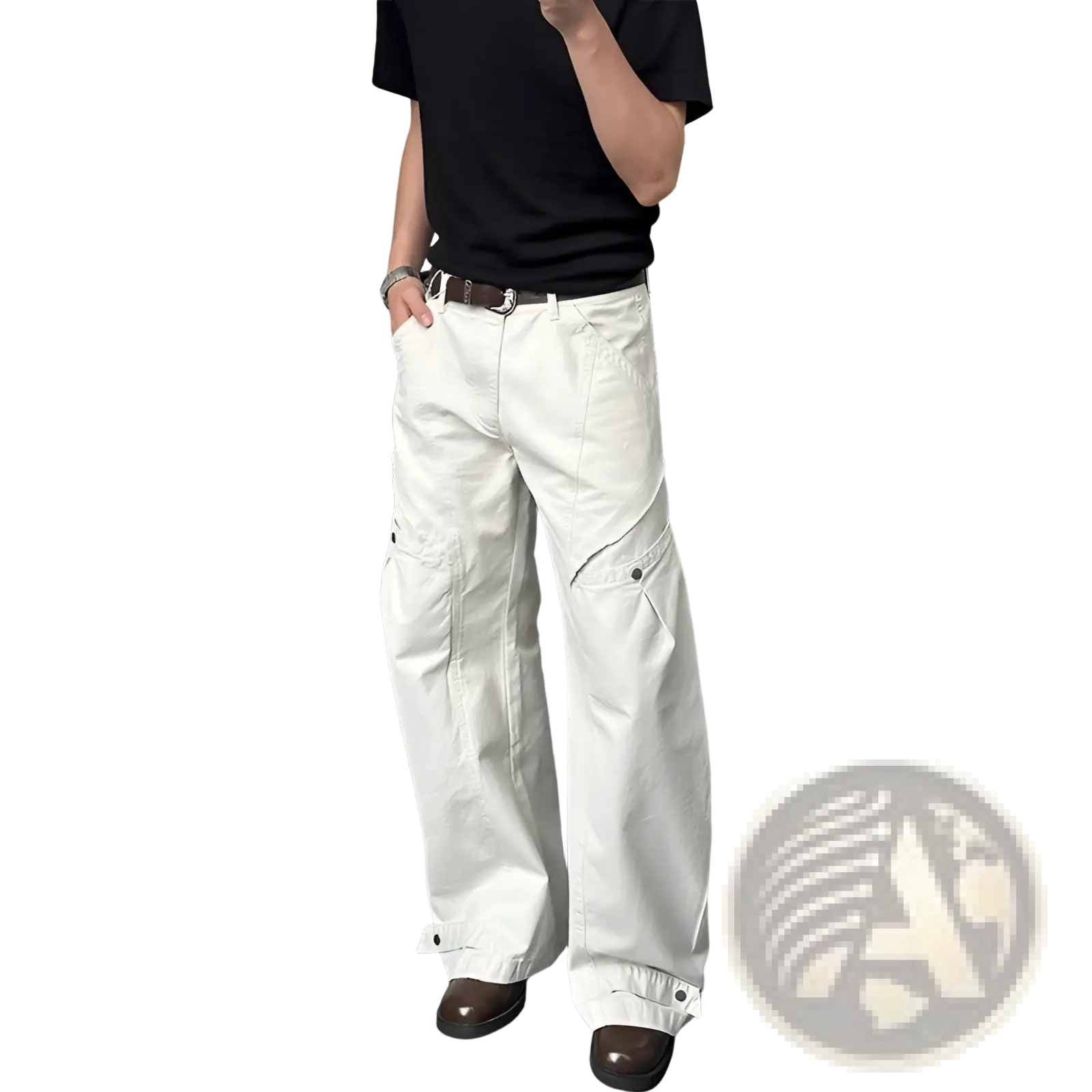 White wide-leg cargo pants in cotton fabric with multiple pockets and buttoned cuffs for casual wear