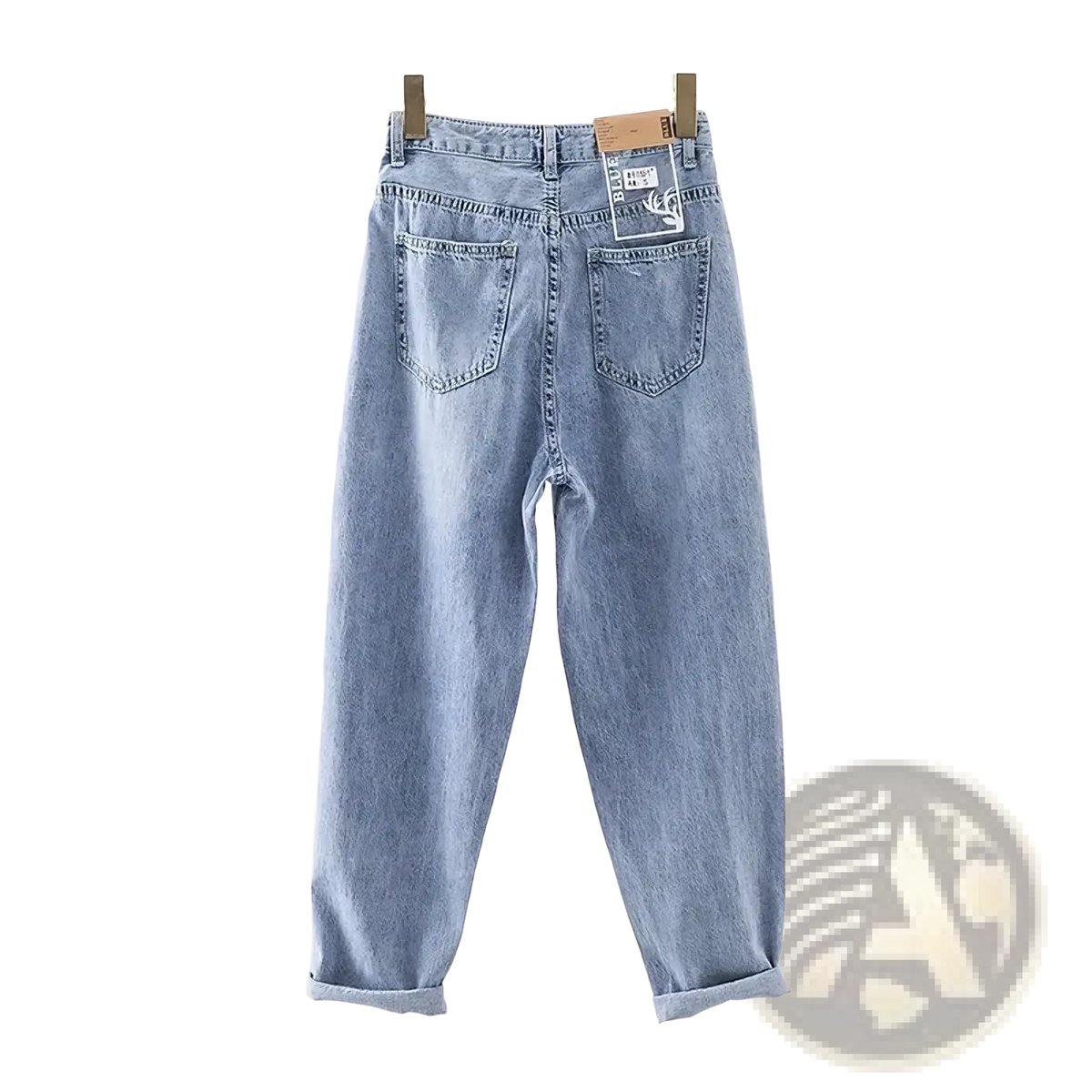 Women high waist light wash baggy denim jeans with wide-leg cut and cuffed hems in light-wash denim fabric