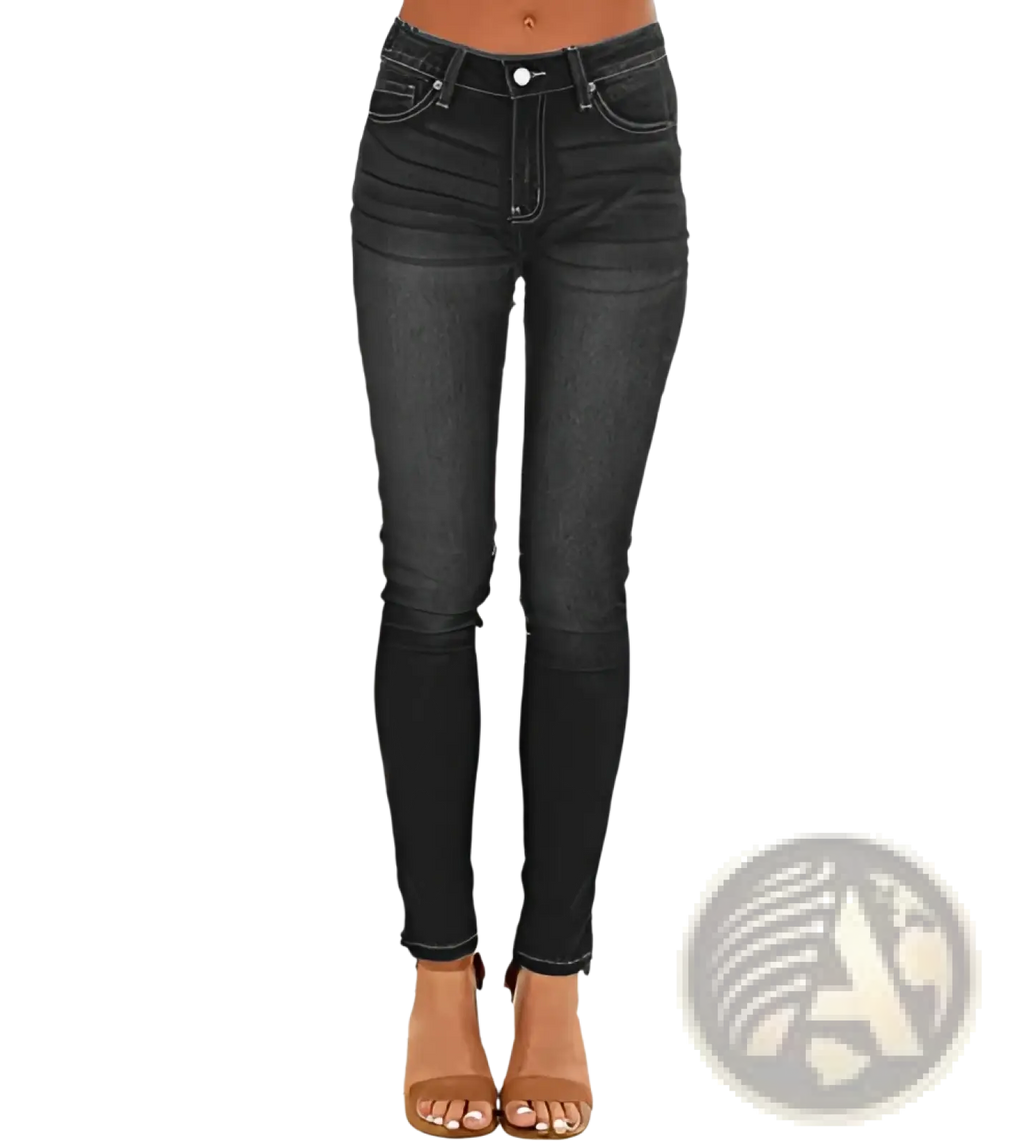 Women’s high-waisted stretch skinny jeans in black denim with slim fit and classic five-pocket design