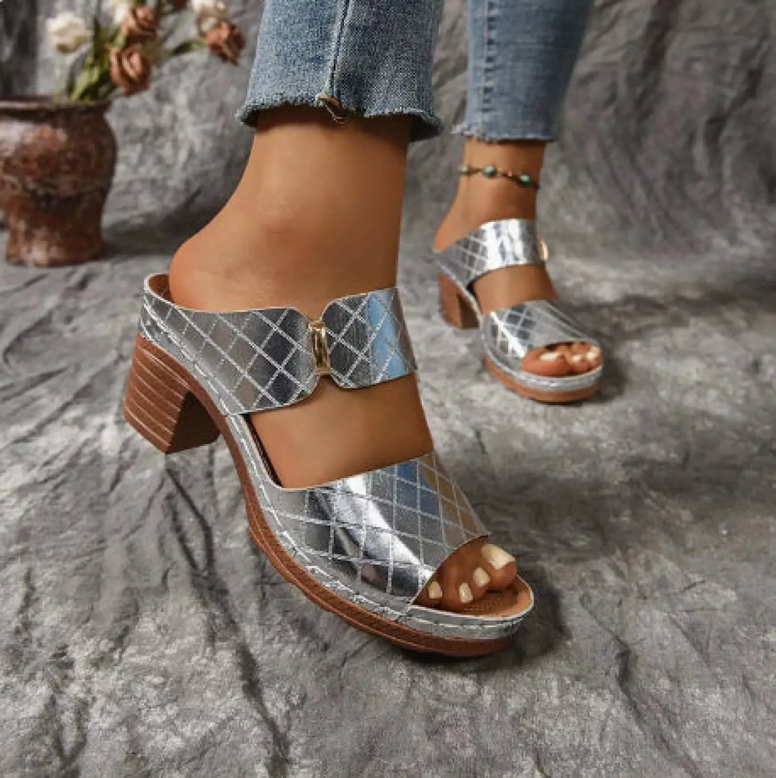 Women’s plaid round toe chunky heel sandals with silver quilted strap mule design and wooden platform sole