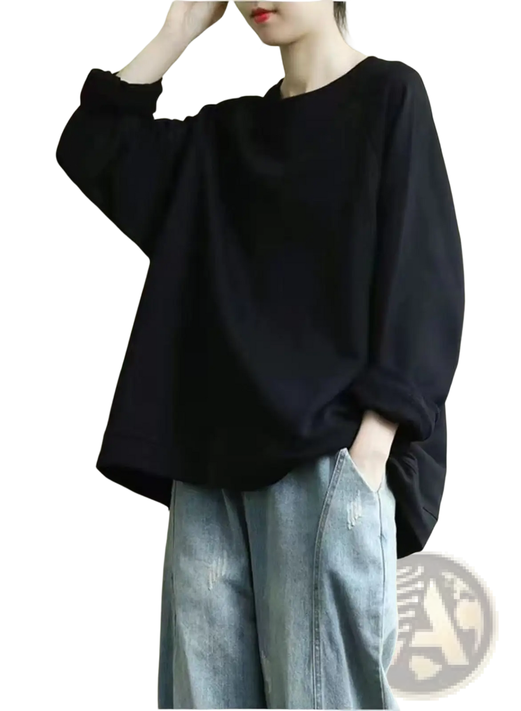 Black oversized long-sleeved pullover sweatshirt with relaxed fit made of soft cotton blend fabric for women